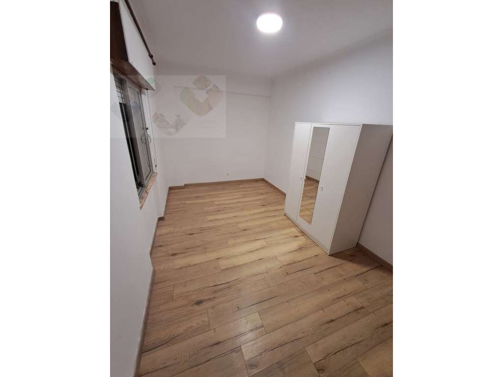 Amadora Metro Reboleira, T1, cozinha independente, arrecadação indi... - Grande imagem: 4/12