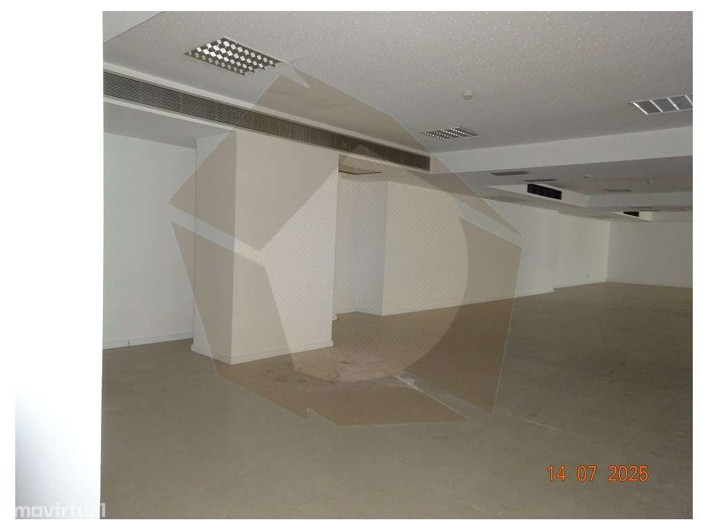 COMERCIAL - PORTO - Grande imagem: 4/29