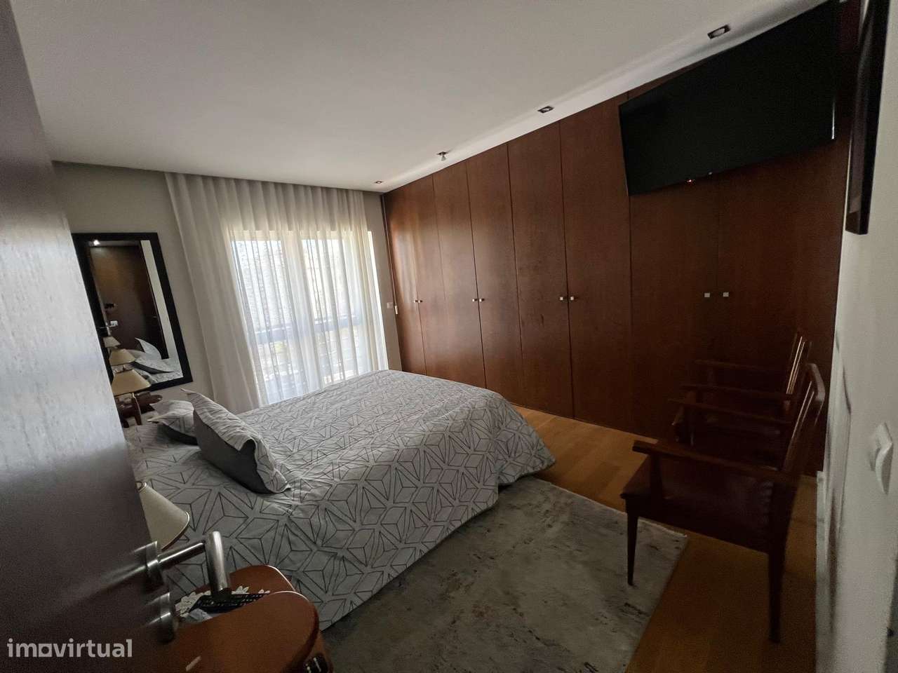 T3+1 + Escritório Gaia   Av  República Metro João  Deus Lugar Garagem-13