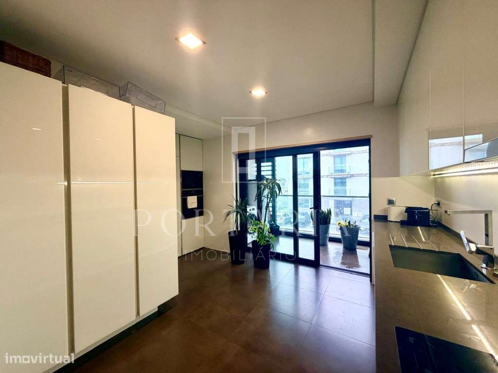Apartamento T4 com terraço e garagem fechada em Aveiro-6