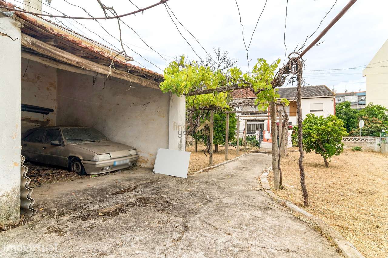 Moradia T3 com Terreno de 2.270m² no Centro do Entroncamento-22