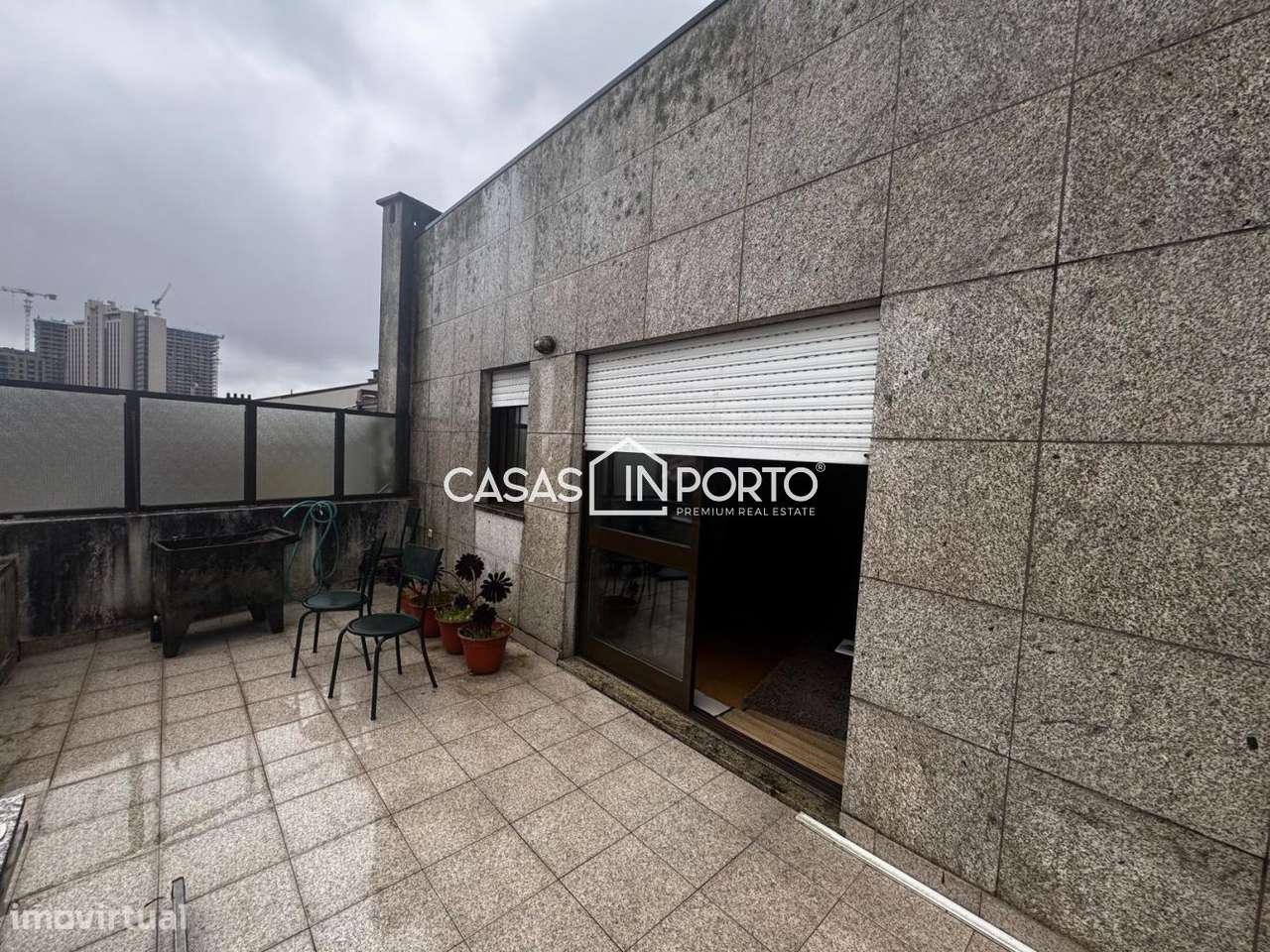 T1 Recuado com Terraço Privativo Próximo do Metro-3