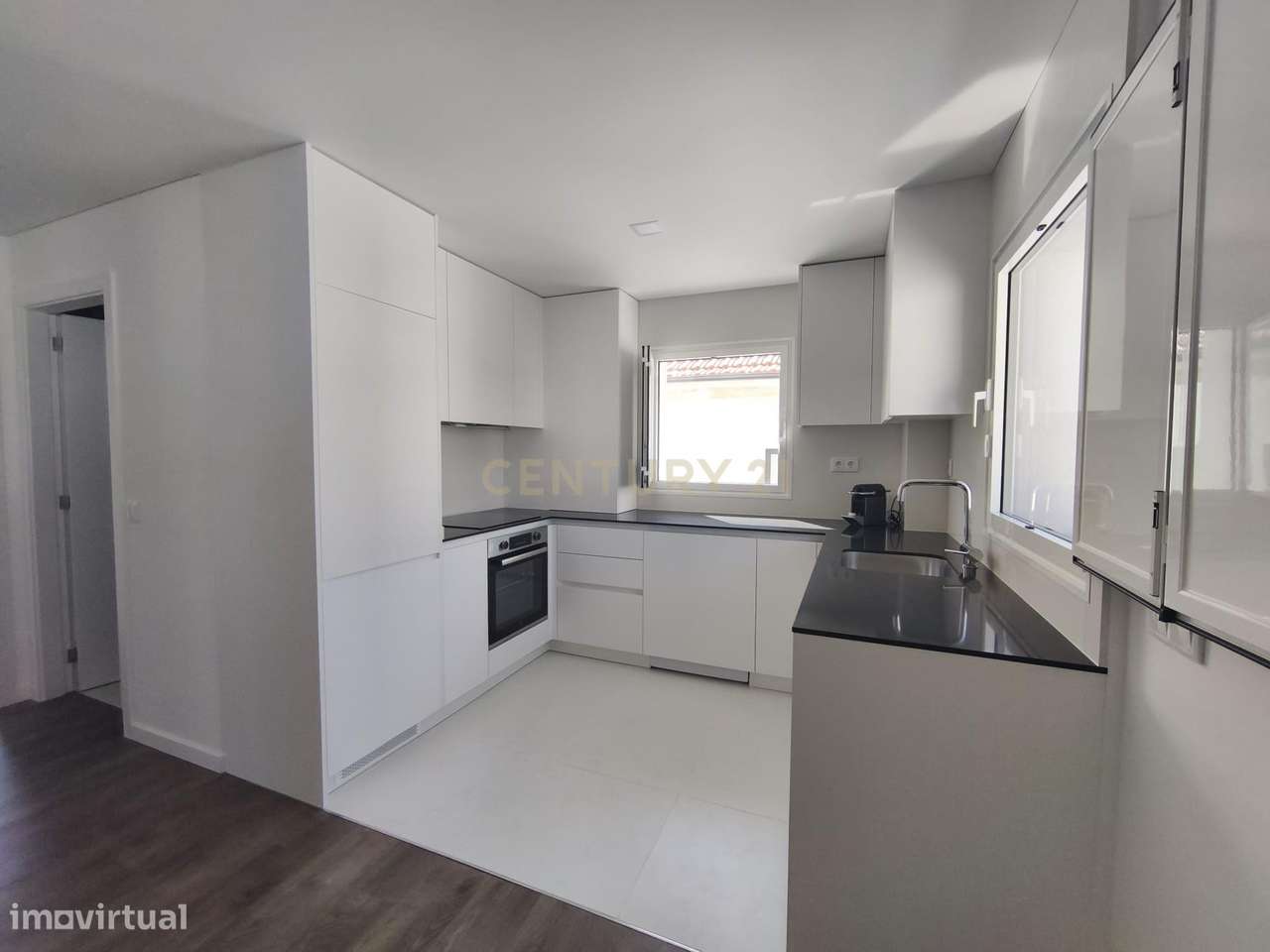 Apartamento T2 moderno e bem localizado - Grande imagem: 3/14