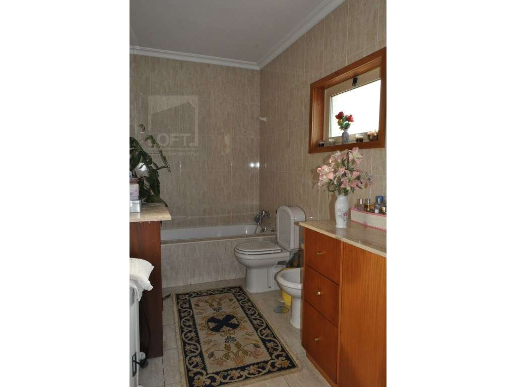 Moradia V4 em Candoso S.Santiago e Mascotelos-18