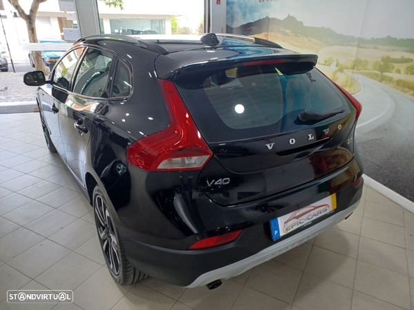 Volvo V40 Cross Country 2.0 D3 Pro - 6