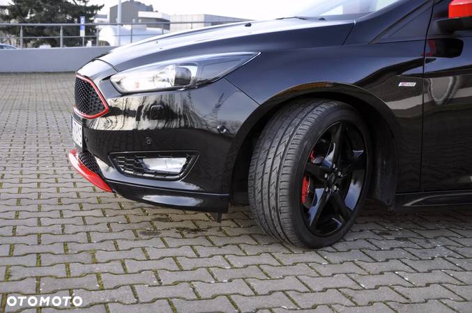 Ford Focus 2.0 TDCi ST - 35