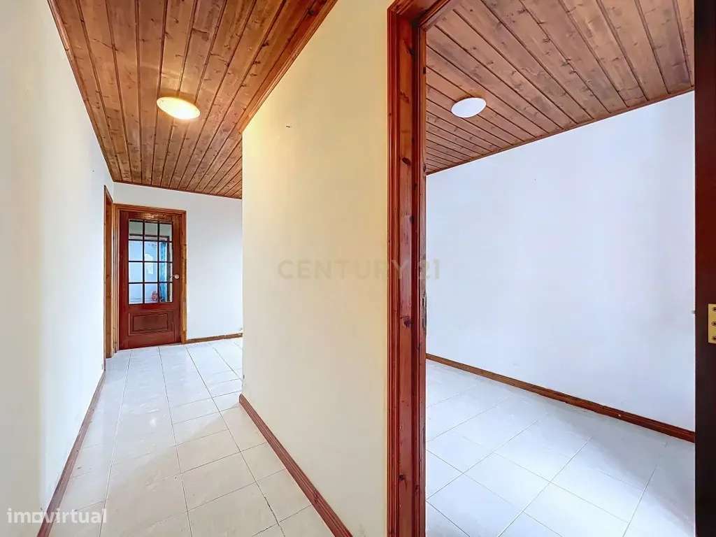 Moradia T3 com Mais de 3.500m² de Terreno | Oportunidade Única na Lomb - Grande imagem: 5/25