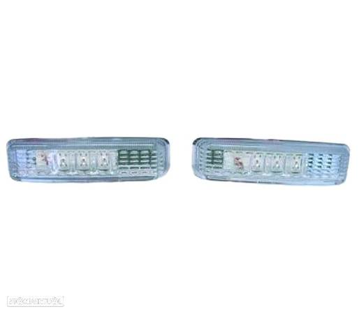 PISCAS LATERAIS LED PARA BMW E39 95-03 FUNDO CROMADO - 1