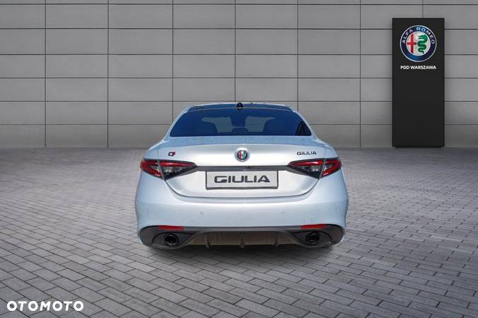 Alfa Romeo Giulia - 4