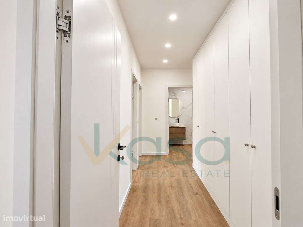 T2 totalmente remodelado e equipado no Lavradio | 83 m² | 265.500 €-3