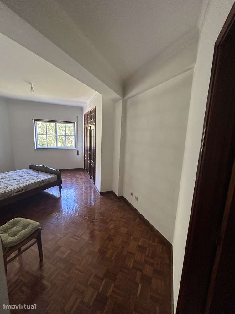 T3 - Apartamento 2 andar / Sem Elevador - Grande imagem: 5/13