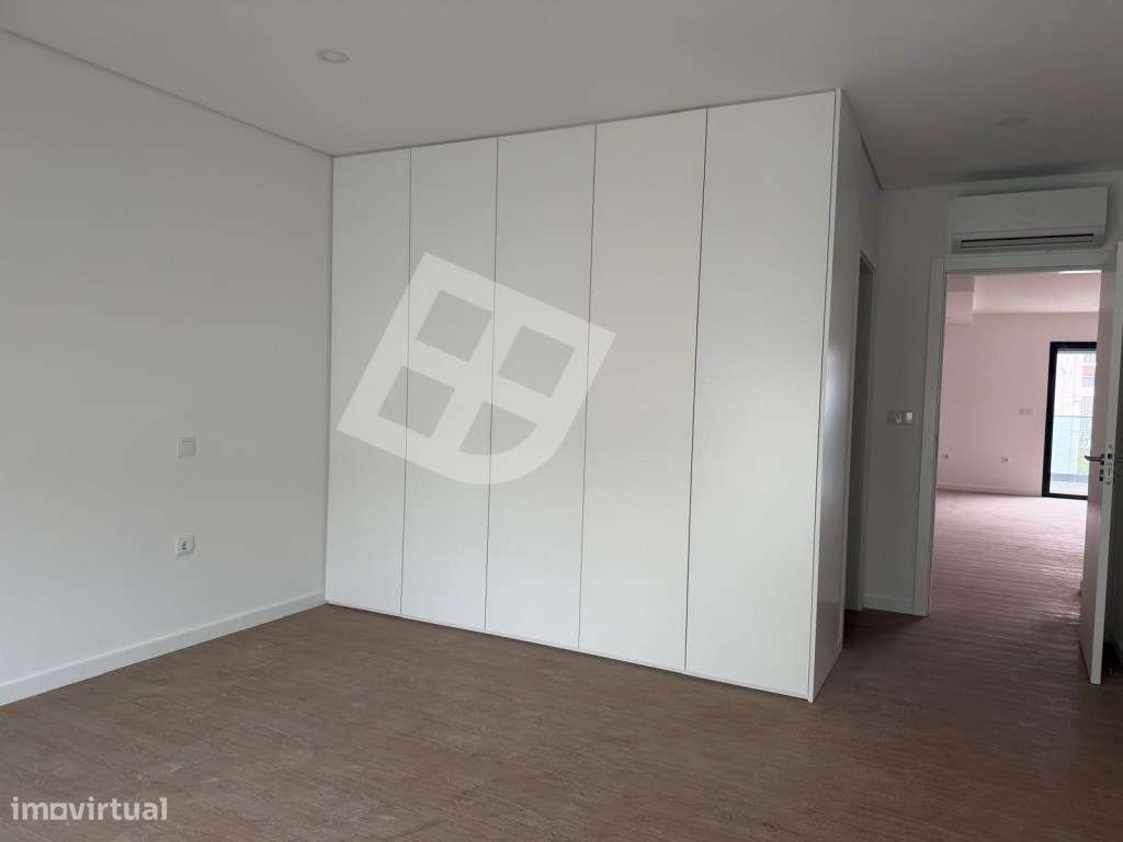 Apartamento T2 Novo c/ Varanda - Pronto Habitar | Esgueira-12