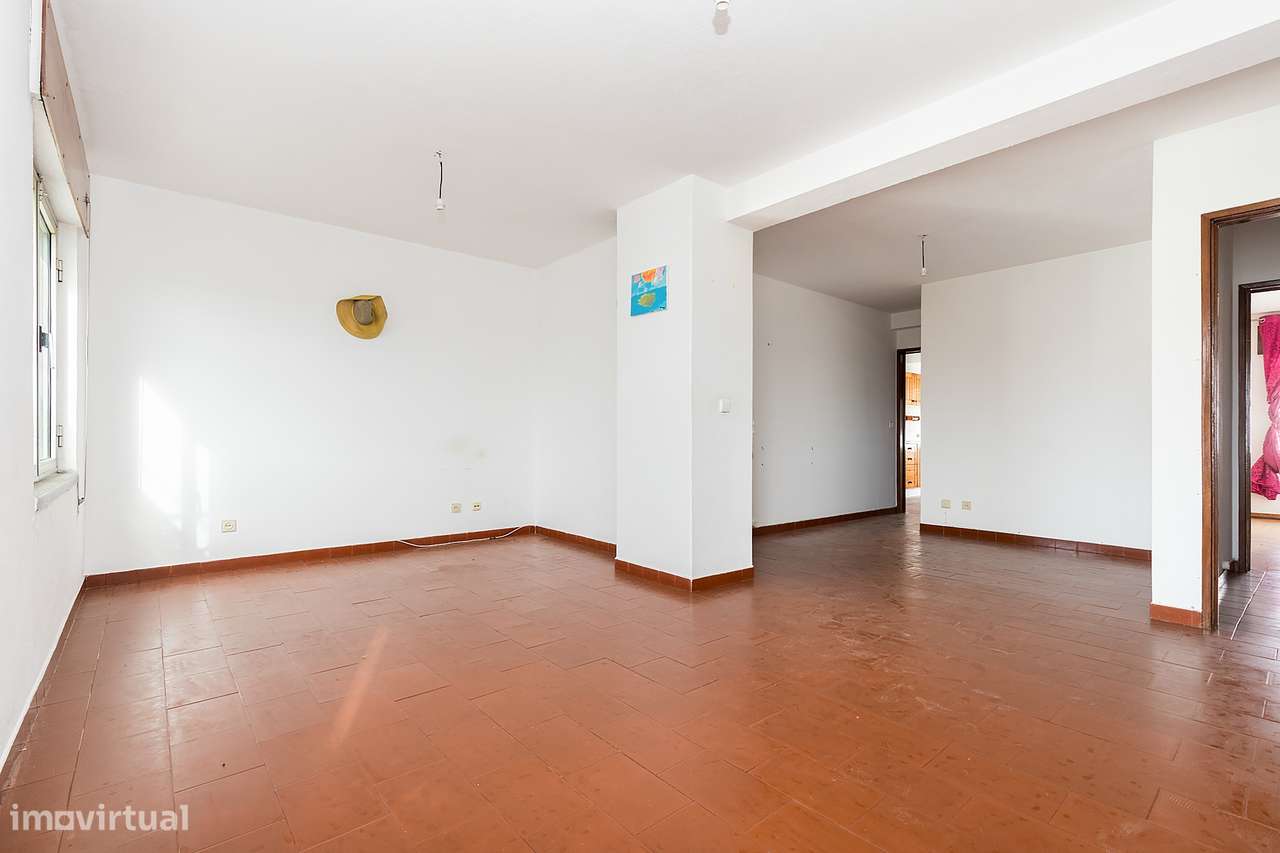 Apartamento T3 amplo e luminoso, numa das melhores zonas residenciais-2