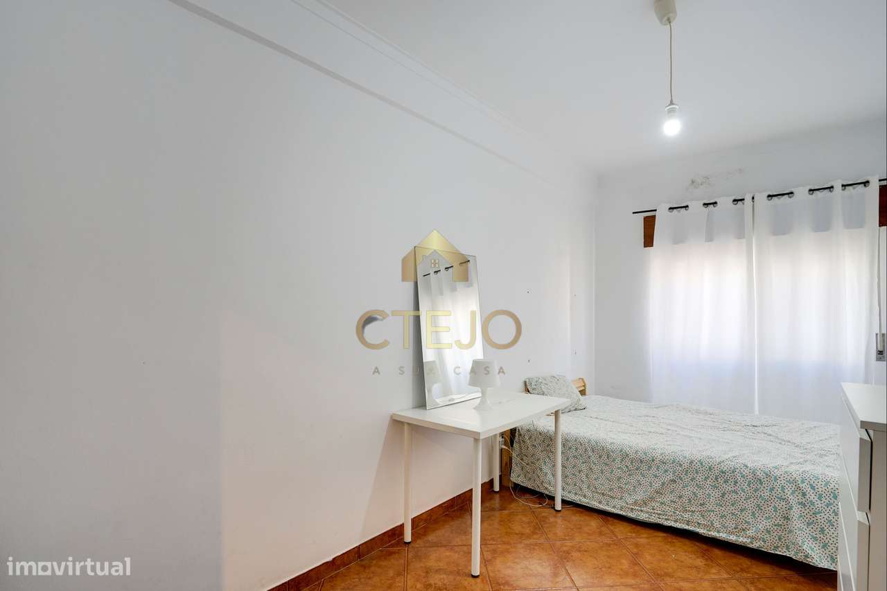 Apartamento T2  com varanda e arrecadação em Vale de Figueira , São Jo-15