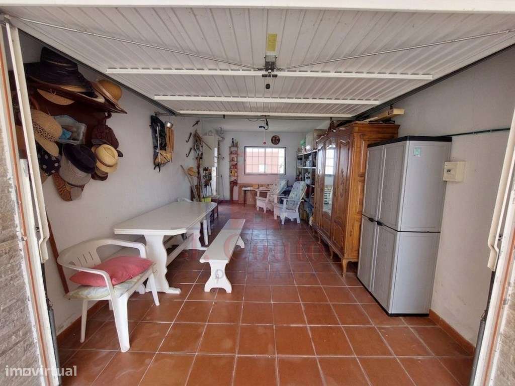 Moradia Geminada T4 com terreno | Entre a Cidade e a Praia-27