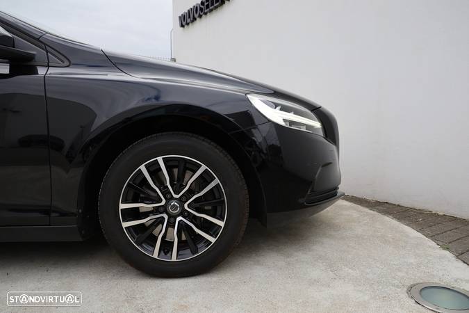 Volvo V40 2.0 D3 Momentum - 4