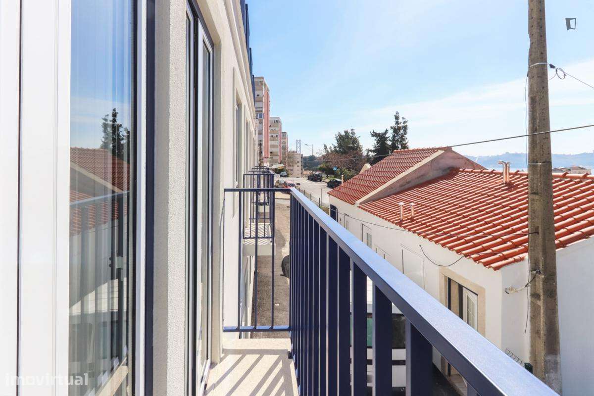 Apartamento com 1 quartos - localizado em Ajuda Lisbon - Grande imagem: 2/7