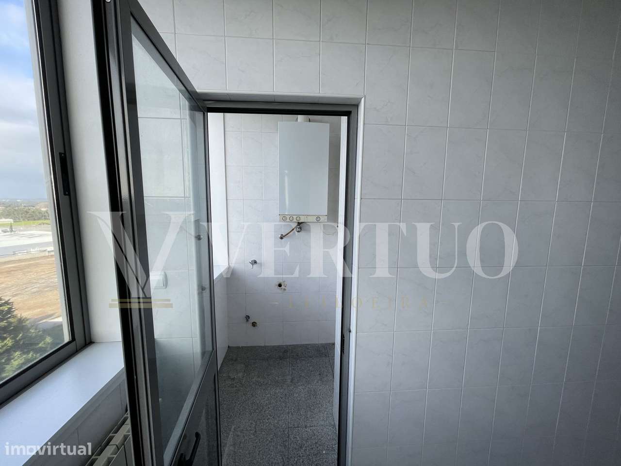 T4 em Moreira da Maia | 159 m² | 2 Garagens | Venda Judicial-11