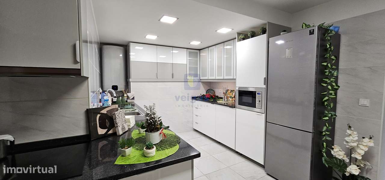 Moradia T2+1 Renovada - Bairro da Chasa - Grande imagem: 2/40