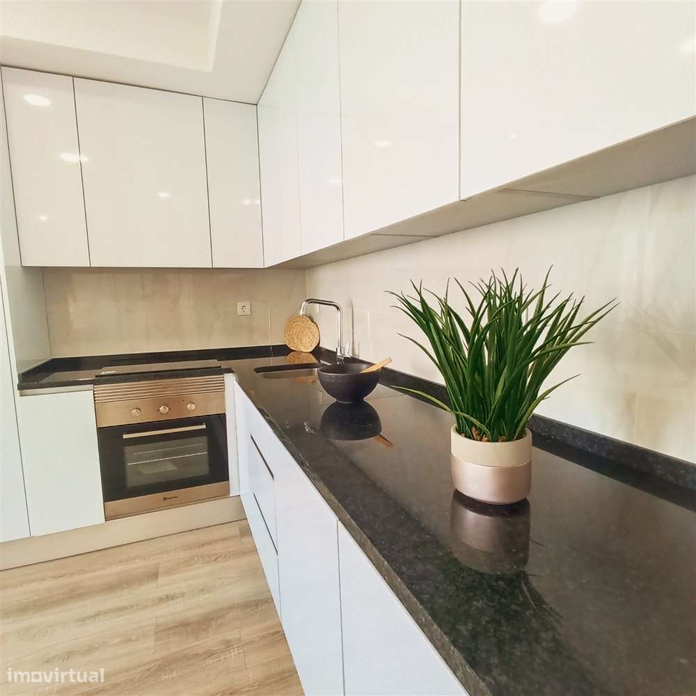 T3 Totalmente Renovado em Benfica, Lisboa - Grande imagem: 4/24