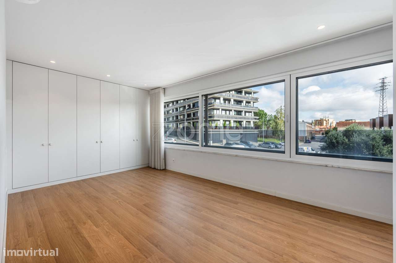 Apartamento T3 Semi-Novo em Calendário-16