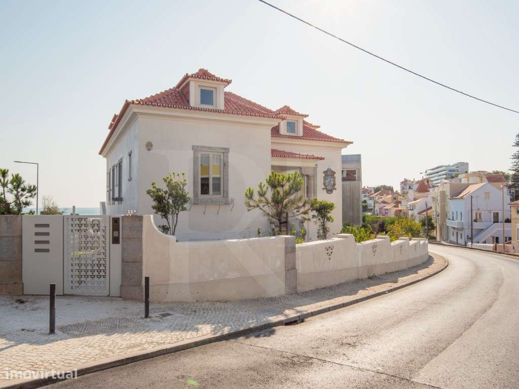 Moradia T3+1 Frente mar no Estoril, com 3 lugares de garagem e piscina-25