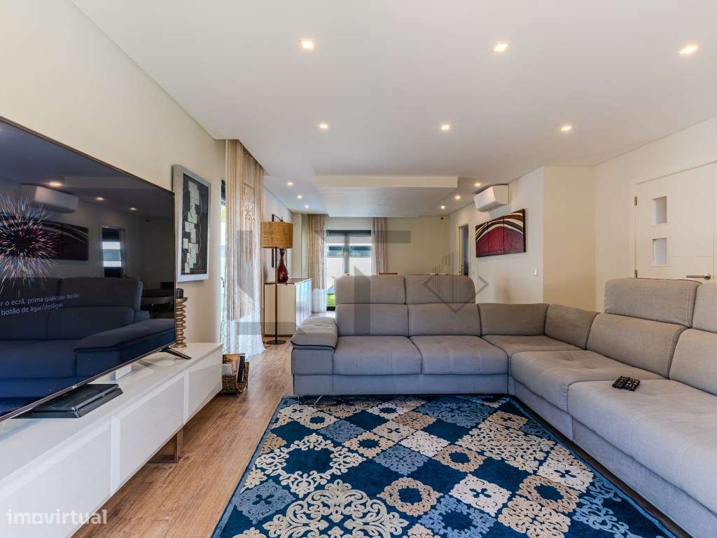 Fantástica Moradia T4 Moderna com Vista Mar, Jardim e Estacionament...-51
