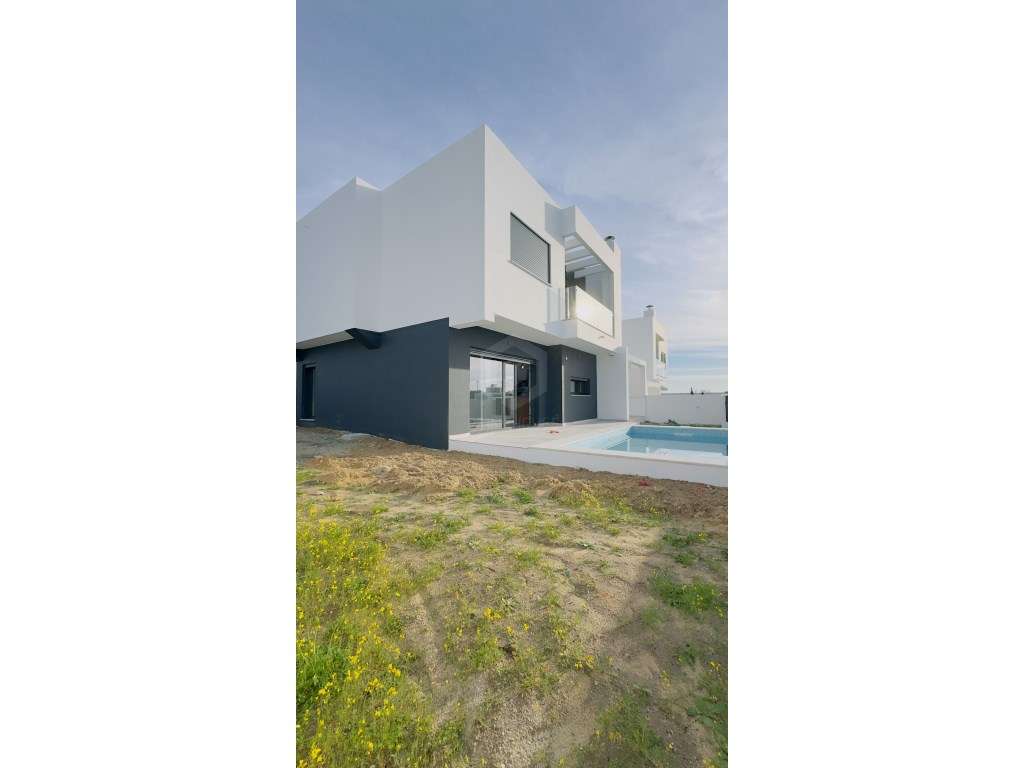 Moradia T4 com piscina - Quintinhas-45