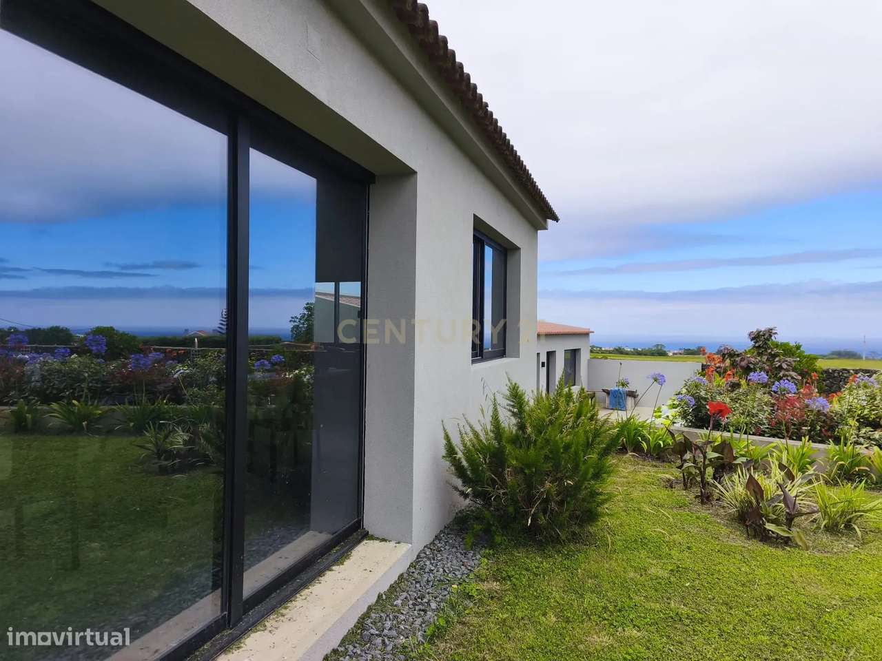 Uma residência excepcional no Pico da Pedra, Ribeira Grande-15