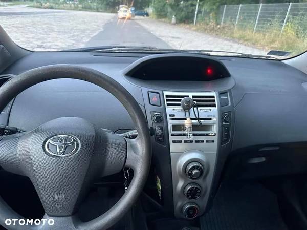 Toyota Yaris - 6