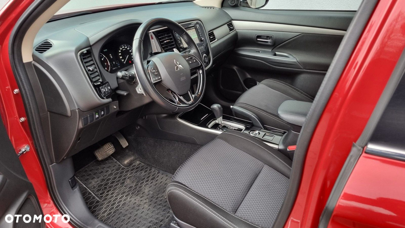 Mitsubishi Outlander 2.0 Intense Comfort 4WD CVT - 14
