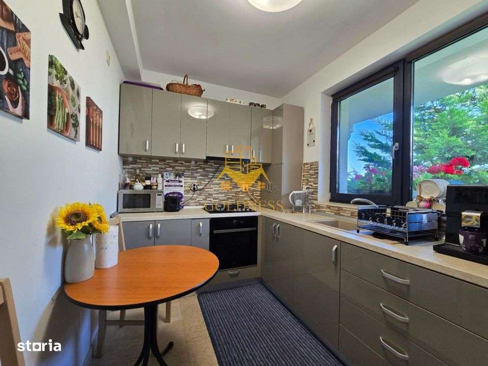 Casă modernă de vânzare, curte, 6 camere, parcare, Zona Vivo, Florești-6