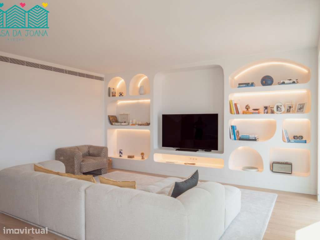 Apartamento T4 com Lugares de Garagem no Centro de Lisboa-11