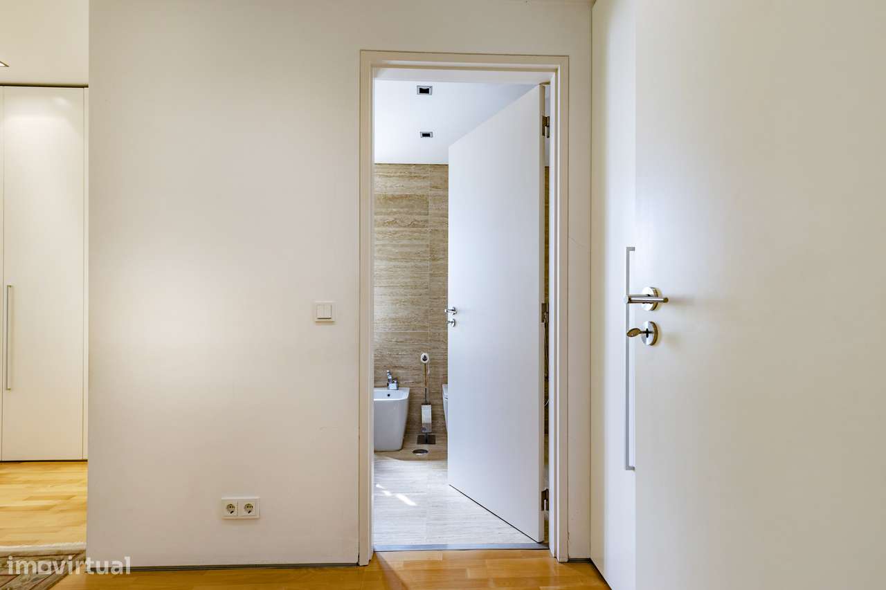 Moradia isolada T6 lote de 1002m2 piscina Sesimbra-54