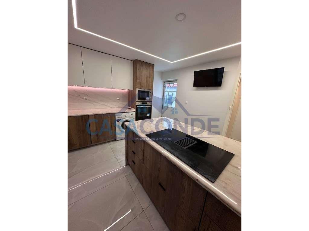 Moradia Isolada T4 em Fernão Ferro - Lote de gaveto 395 m² - Grande imagem: 4/31