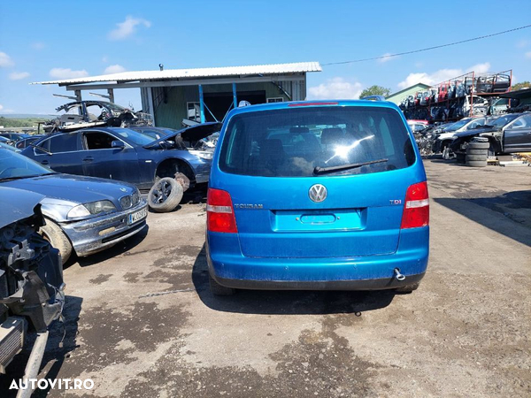 Dezmembram Volkswagen Touran, 2.0 TDI, 140 cp, cod AZV, cutie manuala - 3