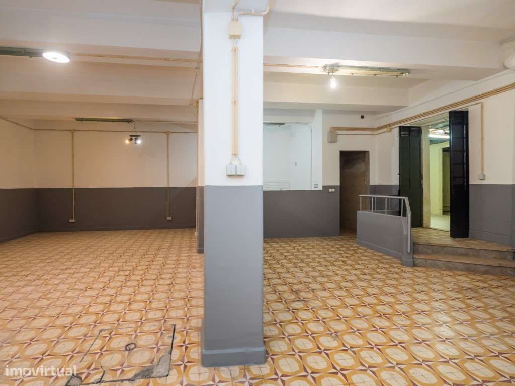 Loja para Investimento ou Comércio - Falagueira, Amadora-21