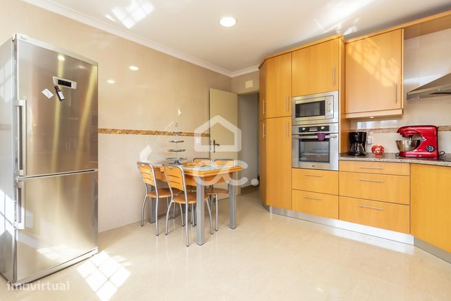 Moradia Isolada T8 em terreno de 1000 m2 em Belverde-31