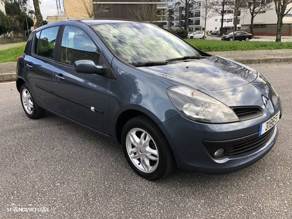 Renault Clio 1.2 16V Confort Dynamique - 12