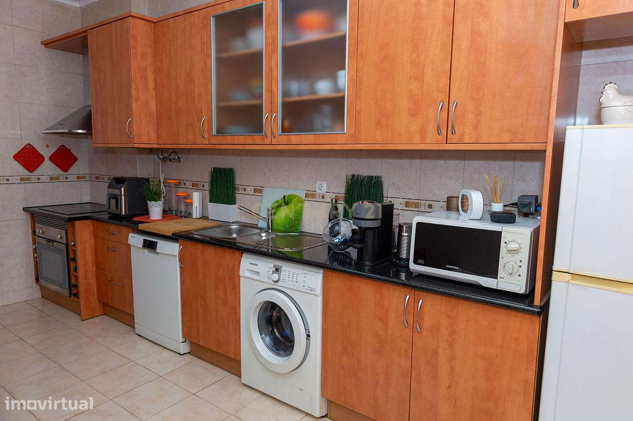 Apartamento T2 mobilado em Amora, Seixal - Oportunidade Única!-15