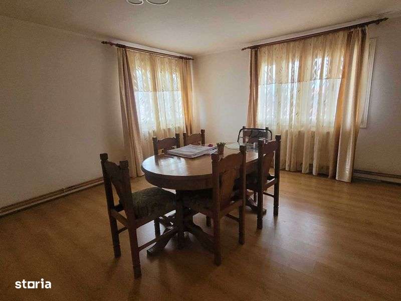 Casa de vanzare in Campulung Moldovenesc - Imagine principală: 5/8