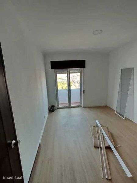 T3 Setubal Bairro Liceu Remodelado Estrear Semi Equipado - Grande imagem: 4/10