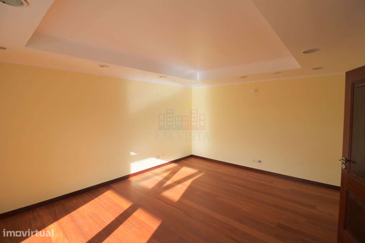 Vivenda de Luxo com Piscina Belas-36