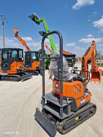 Hitachi ZX10U-6, 1,2t, latime 0,8m intra pe usa, inst picon, adanc sapare 1,8m - 2