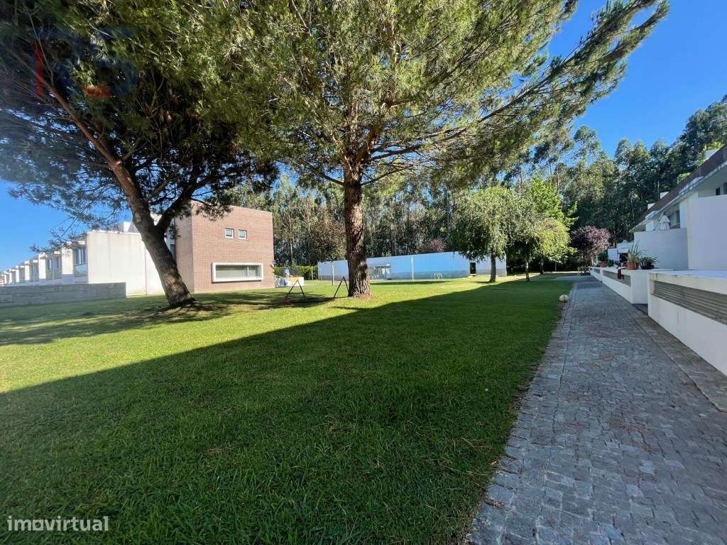 Moradia condomínio fechado T5-32