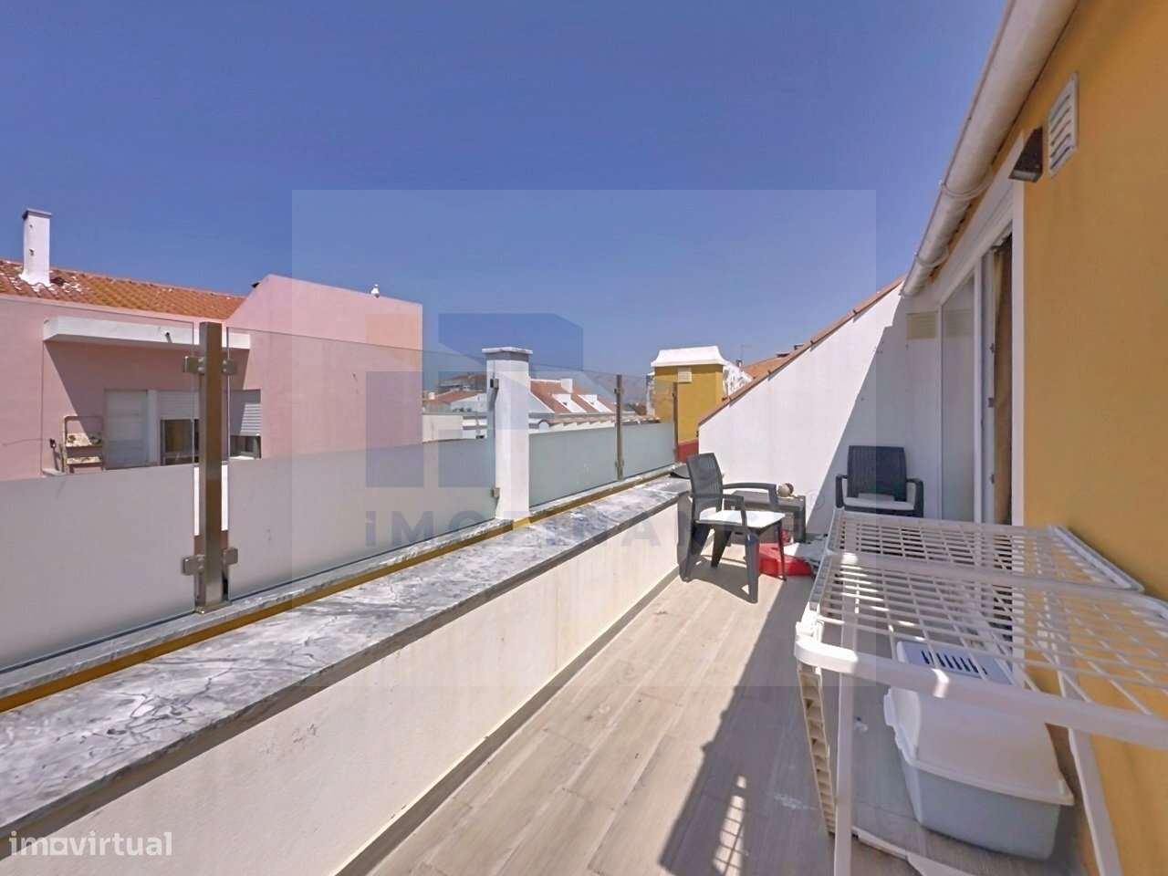 Prédio T8 com Negócio no Centro de Peniche-30