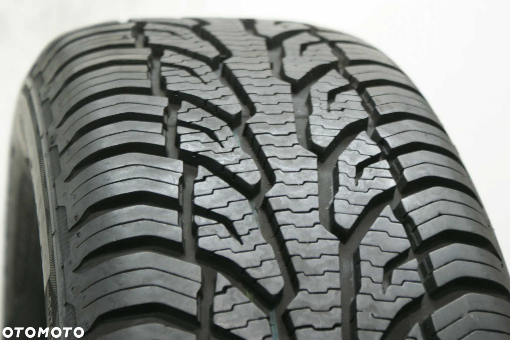 215/60R16 UNIROYAL ALLSEASONEXPERT 2 , 8,4mm 2023r - 2