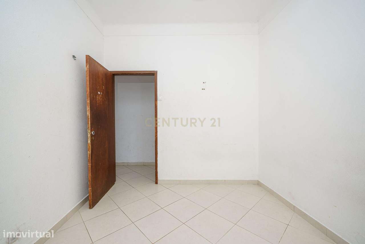 APARTAMENTO T6 NO CORAÇÃO DA CIDADE, EM SETÚBAL-20