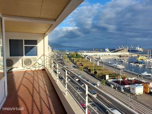 Arrenda se um andar 3 piso com vista fabulosa mar e serra - Grande imagem: 5/12