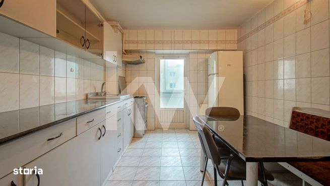 Vanzare apartament cu 3 camere, strada Paraului, zona Racadau-5